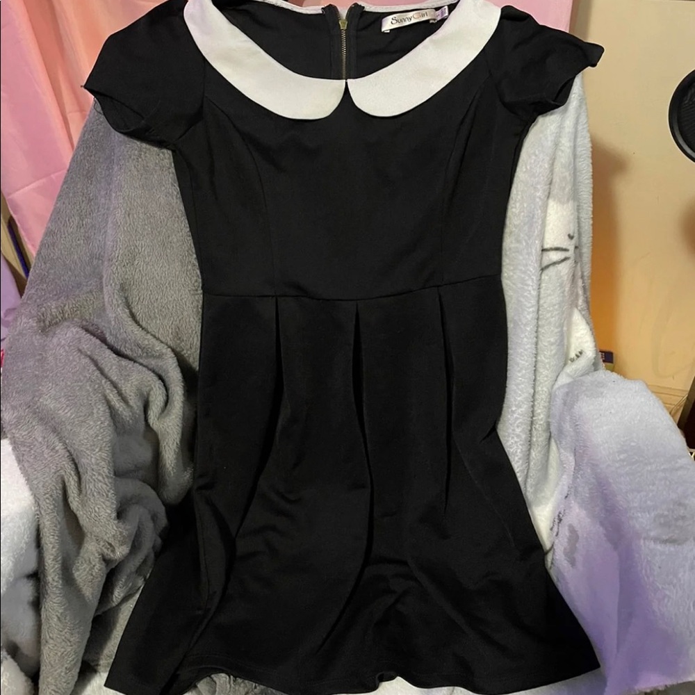 Round white collar black dress Size small Sunny Girl